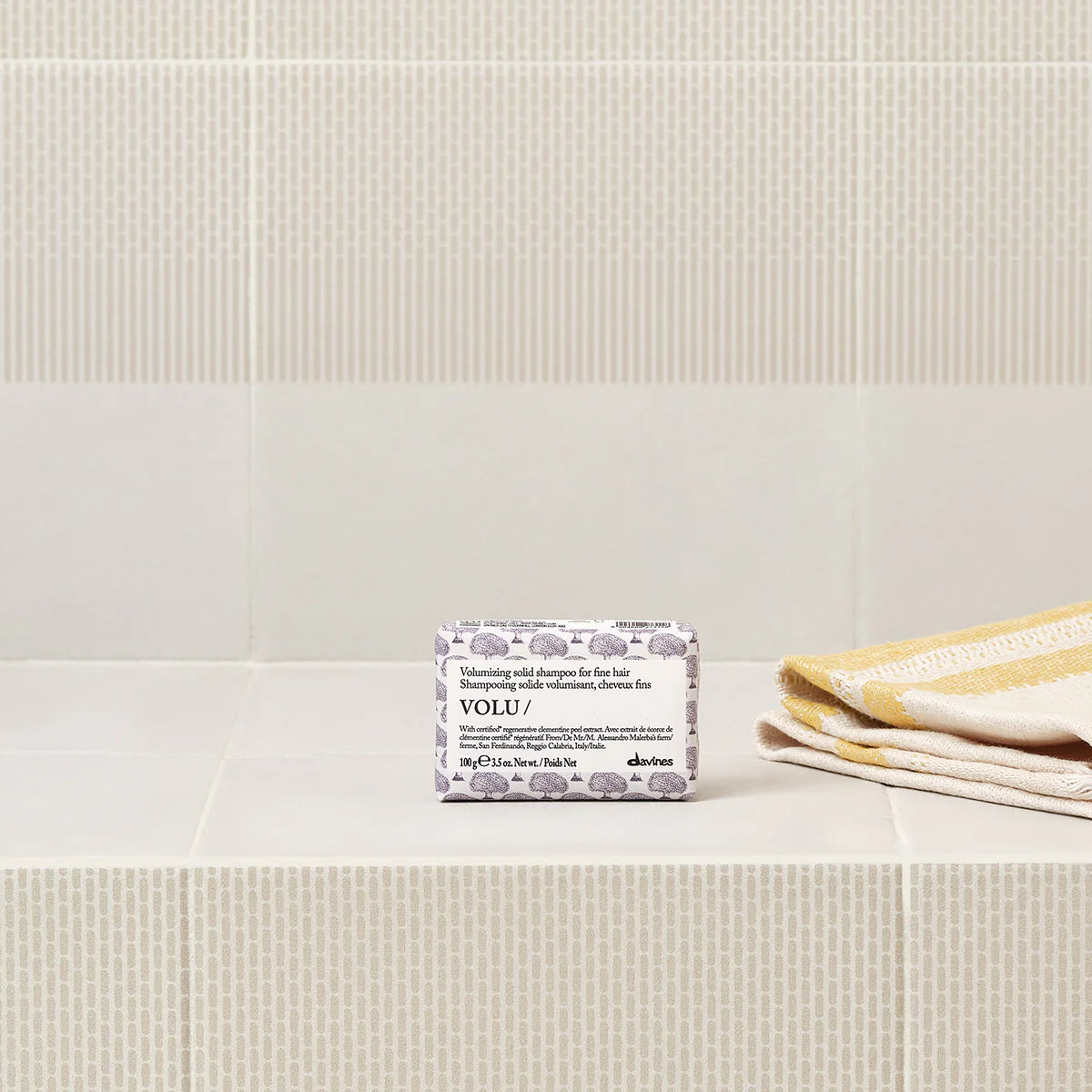 DAVINES NEW ESSENTIAL HAIRCARE szampon do włosów w kostce VOLU Shampoo 100 g