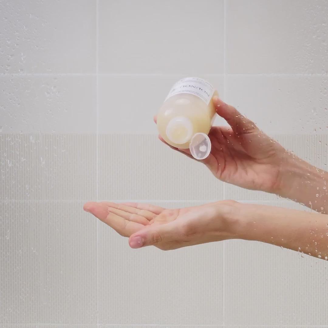 Załaduj wideo: DAVINES NEW ESSENTIAL HAIRCARE szampon do włosów NOUNOU Shampoo