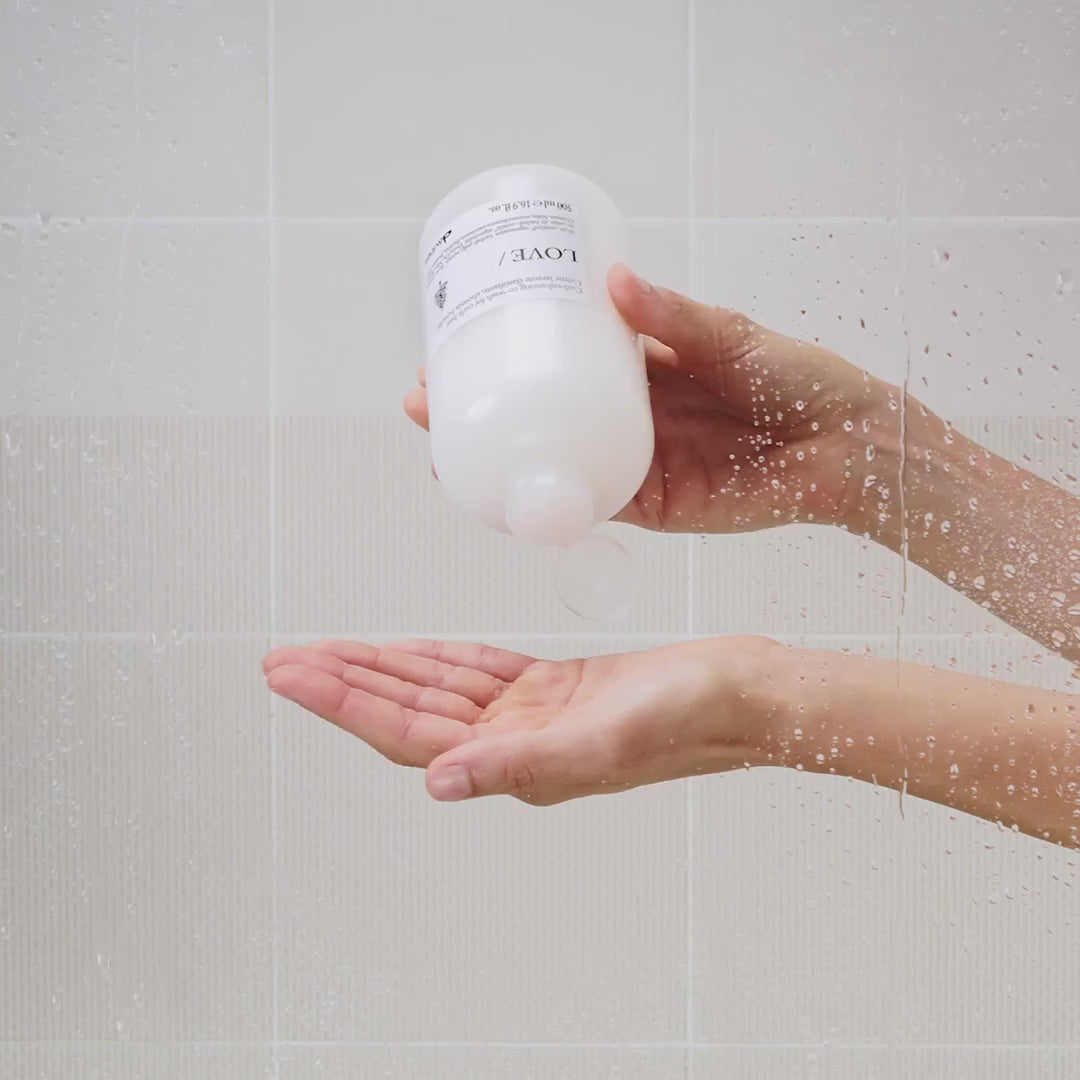 Załaduj wideo: DAVINES NEW ESSENTIAL HAIRCARE odżywka myjąca do włosów podkreślająca skręt LOVE CURL Cowash 500 ml