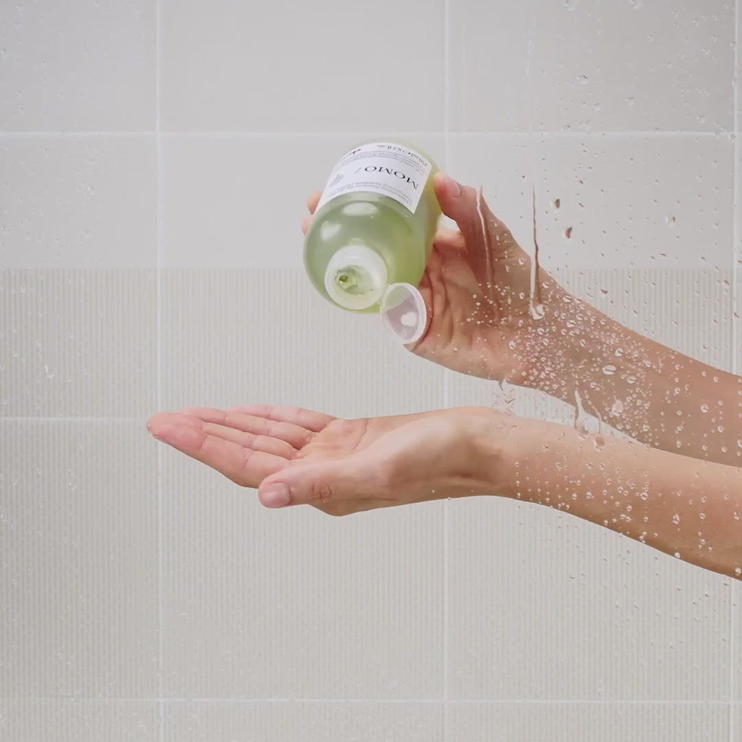 Załaduj wideo: DAVINES NEW ESSENTIAL HAIRCARE szampon do włosów MOMO Shampoo