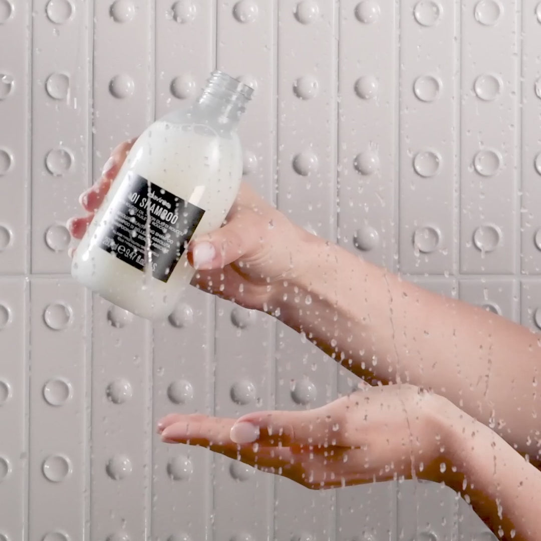 Załaduj wideo: DAVINES OI szampon do włosów Shampoo 280 ml